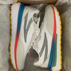 Brand New!!!  Fila Renno Multicolor SO CUTE ON!